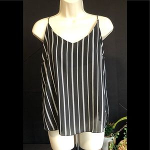3/$10❤️Ultra flirt black & white strip tank blouse
